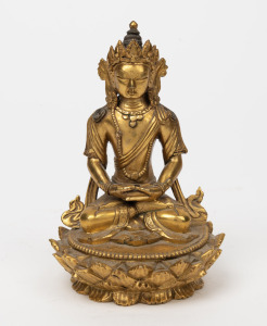 A Sino-Tibetan gilt bronze Buddha statue, 20th century, 10.5cm high