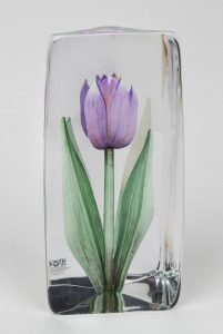 MATS JONASSON&nbsp;Swedish art glass tulip ornament, 20cm high