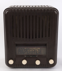 HEALING "GOLDEN VOICE" brown bakelite radio with cream knobs, 37cm high