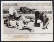 TRAGIC EVENTS: Six 1930s press agency photographs featuring reporting on poverty in Calcutta, vehicle crashes, flooding, and others. (6 items, the largest 23 x 18cm) - 5
