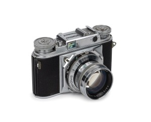VOIGTL&Auml;NDER: Prominent rangefinder camera [#B64359] with rare Nokton 50mm f1.5 lens [#3630068], Synchro-Compur shutter, and Voigtl&auml;nder leather case, c. 1953.