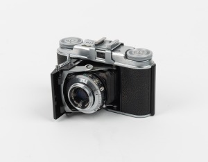VOIGTL&Auml;NDER: Vito II folding rangefinder camera with&nbsp;Color-Skopar 50mm f3.5 lens [#3533502] and Synchro-Compur shutter, c. 1952.
