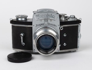 IHAGEE: Exakta Varex V SLR camera [#687728] with Meyer G&ouml;rlitz Primoplan 58mm f1.9 lens [#1118368] and Meyer Optik lens cap, c. 1950.