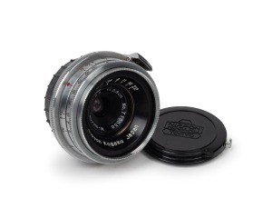 NIPPON KOGAKU: Bayonet-mount W-Nikkor&middot;C 28mm f3.5 lens [#713538] with Nippon Kogaku front and rear lens caps.