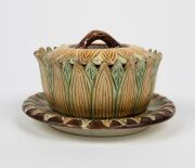 BENDIGO POTTERY Colonial butter dish with sunflower motif 19th century, 9cm high, 15cm diameter - 3