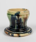 An Australian Colonial pottery butter pot with mottled blue glaze on cream ground, 19th century, ​​​​​​​9cm high, 11cm diameter - 3