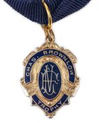 THE 1981 BROWNLOW MEDAL, 9ct gold, blue enamel, engraved verso 'Barry James Round 1981'. - 3