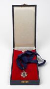 THE 1981 BROWNLOW MEDAL, 9ct gold, blue enamel, engraved verso 'Barry James Round 1981'. - 6