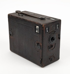 French-made 'Flora' 8 x 10cm plate magazine box camera, c. 1890s.