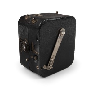 ICA: Kinamo compact 35mm movie camera, c. 1921, with Carl Zeiss Jena Tessar 40mm f3.5 lens [#691401]. Later released by Zeiss Ikon as the No. 25 Kinamo.