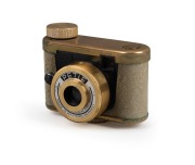 KUNIK WALTER: Petie Gold subminiature camera, c. 1956, with maker's leather case marked 'Peti-Tux'.
