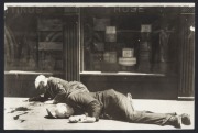 SOCIAL UNREST: Six 1930s press agency photographs - images of the February 1934 Madison Square Garden riot, slain and injured rioters in 1934 Vancouver, images of police actions during hosiery mill strikes in Philadelphia, and Paris 1934 schoolteachers' p - 6