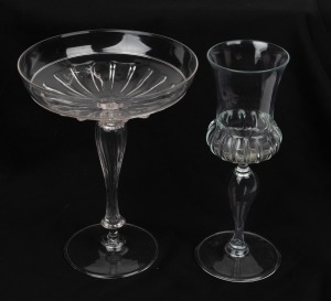DANTE MARIONI two impressive hand-blown American art glass vessels, 19.5cm and 18.5cm high