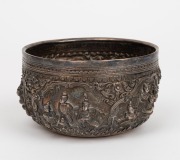 A fine quality Burmese silver bowl with repousse decoration, 19th/20th century, 7cm high, 12cm wide, 291 grams. - 2