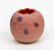 THOMAS WEBB (attributed) QUEEN'S BURMESE antique English glass vase with hand-painted floral decoration, 19th century, 8cm high, 9cm diameter. - 2