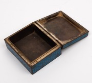An antique Chinese cloisonne box with floral decoration, 19th/20th century, 4.5cm high, 9cm wide, 8cm deep. - 3