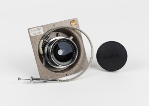 LINHOF: Schneider-Kreuznach Super-Angulon 75mm f8 lens [#10434030] with Synchro-Compur shutter, shutter release cable, and front and rear lens caps.