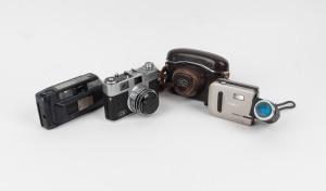 VARIOUS MANUFACTURERS: Group of three cameras - one Minolta Dim&acirc;ge V, one Ricoh FF-90 Super, and one Samoca 35. (3 items)