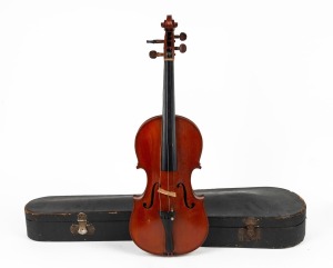Antique French violin in case with two bows, bearing paper label "H. Clotelle", the violin 59cm long overall