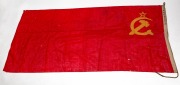Large format linen flags: SOVIET RUSSIA, SWEDEN and UNITED NATIONS, souvenired from a 1980's-era international sporting event. (3). Each approx. 1.2 x 2.2m. - 2