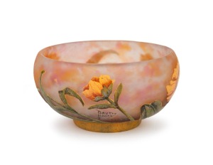 DAUM French Art Nouveau cameo glass bowl with floral decoration, early 20th century, signed "Daum, Nancy, France" with cross of Lorraine, 6cm high, 11cm diameter.