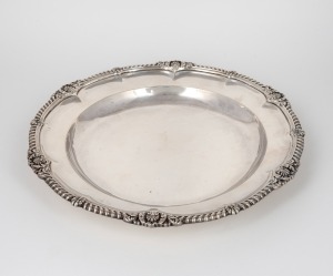 A sterling silver serving bowl with gadrooned edges, 20th century 30cm wide, 890 grams