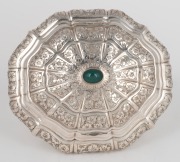 An antique Continental 800 silver lidded casket with engraved decoration and green cabochon top, 20th century, ​​​​​​​20cm wide, 600 grams. - 2
