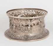 An antique Irish silver potato ring with pierced and engraved decoration, made in Dublin, 20th century, 10cm high, 21cm diameter, 418 grams. - 2