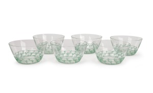 LALIQUE French glass bowl with fish decoration and original glass staining, acid etched mark "R. LALIQUE, FRANCE", ​​​​​​​6cm high, 12cm diameter.