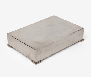A vintage English sterling silver cigar box with Cuban cedar lining, early 20th century, 17cm wide, 652 grams (including lining).