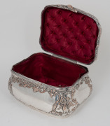 An antique French silver plated jewellery casket with repousse decoration, signed "HALPERN", interior attractively lined in scarlet silk diamond button upholstery, 19th century, ​​​​​​​13cm high, 20cm wide, 16cm deep. - 2