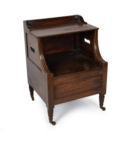 GILLOW (attributed) fine quality antique English mahogany bedside commode cabinet, circa 1835, 75cm high, 53cm wide, 54cm deep.