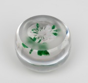 BACCARAT antique French glass floral paperweight, 19th century, 6cm high, 7.5cm diameter. - 2