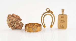A 9ct gold ingot pendant, a 9ct gold friendship ring, a 9ct gold horseshoe pendant and a 9ct rose gold scrap specimen, (4 items), 13.9 grams