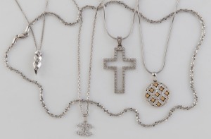 Five assorted 18ct white gold necklaces (four with pendants), 28 grams total.