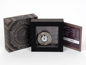Tuvalu: THERMOMETER COIN: Perth Mint 2018 one Tuvaluan dollar 2oz antiqued silver coin, limited edition 946/2500, in original case with CoA and box. The thermometer is operational, and features both Celcius and Fahrenheit scales.