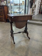 An antique English sewing table, burr walnut with string inlay, 19th century, ​72cm high, 56cm wide, 41cm deep - 4