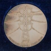 1934 VICTORIAN CENTENARY CELEBRATIONS medal in silver (64mm, 104g) designed by G. Rayner Hoff; in case of issue. Extremely rare in silver. Hoff (1894 1937), is best remembered for this controversial medal, symbolising the wool industry with the skull o - 2