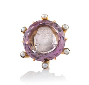 BASSE of Adelaide fine quality antique carved hard stone cameo with male portrait in profile bearing a resemblance to WILLIAM SHAKESPEARE, mounted in 15ct yellow gold and set with six seed pearls, 19th/20th century, stamped "BASSE 15ct", ​​​​​​​2.5cm wide