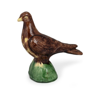 BOSLEY pottery pigeon statue, ​​​​​​​18cm high, 16cm wide