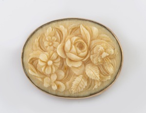 WILLIAM DRUMMOND antique Australian 9ct gold mounted carved ivory brooch with floral motif, 19th/20th century, stamped "W. 9. D.", 4.5cm wide