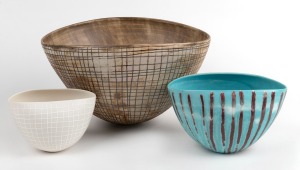 LOUISE BOSCACCI, I.) Desert Storm, II.) White light, ​​​​​​​III.) Silkwood Bowl, three Australian art porcelain vases and bowl, the largest signed "Boscacci 5/2007", the largest 18cm high.