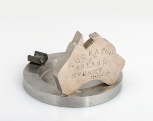 COCKATOO ISLAND commemorative ashtray adorned with map of Australia, engraved verso "Cockatoo Island, Sydney, 8.09.72", 8.5cm high, 12cm diameter