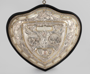 LANARK ARTILLERY VOLUNTEERS 11th BATTERY. Attractive silver plated presentation wall mounted plaque engraved "1st Lanark Artillery Volunteers 11th Battery. Presented by Major Lindsay for Competition Amongst Members of the Battery, 6th Dec. 1889", 40 x 45c