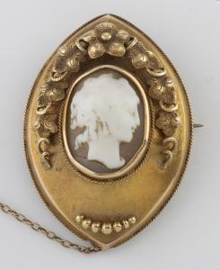 A fine quality antique 15ct gold mounted cameo brooch, 19th century, ​​​​​​​4cm high, 8.1 grams total.