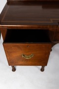 An early and rare Colonial Australian cedar inverted breakfront six legged sideboard, with casuarina inlay to the drawer fronts, finely turned legs, cross-banded edge, pine inlaid top and full cedar secondary timbers, Sydney origin, circa 1820. - 4