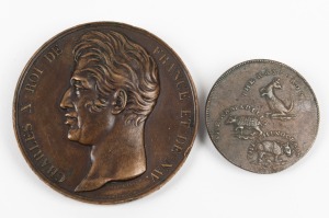 153 · SHOP TOKEN "T. HALL City Road Near Finsbury Square, London, 1795. For Preserving Birds, Beasts " rare taxidermy business token stamped with a kangaroo on the reverse. Together with a D'Urville medal for Astrolabe voyage 1826 in bronze (49mm), (2 items).