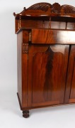 An antique Australian cedar chiffonier with shield doors, turned column supports and cross-banded top shelf, Tasmania origin, circa 1850, unusually large proportions of 153cm high, 122cm wide, 53cm deep. - 4
