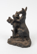An antique cast iron kangaroo doorstop, 19th century, 19cm high. - 3