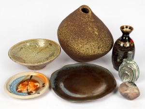 Australian studio pottery dishes, vases and bowl, makers include JEAN HIGGS, JANET MANSFIELD, SASA SCHEINER and others, (7 items), ​​​​​​​the largest 29cm high